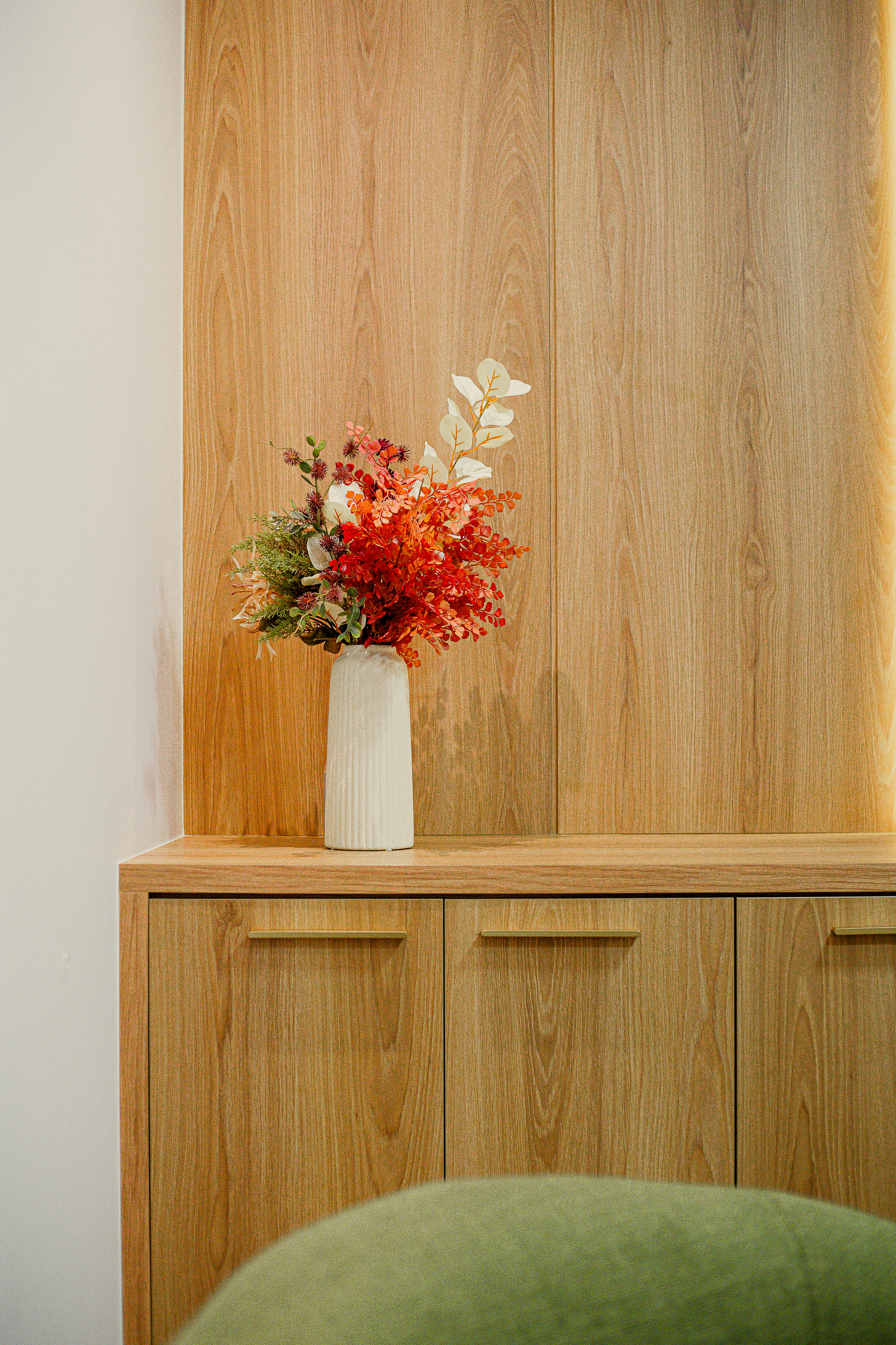 Armário ripado carvalho natural