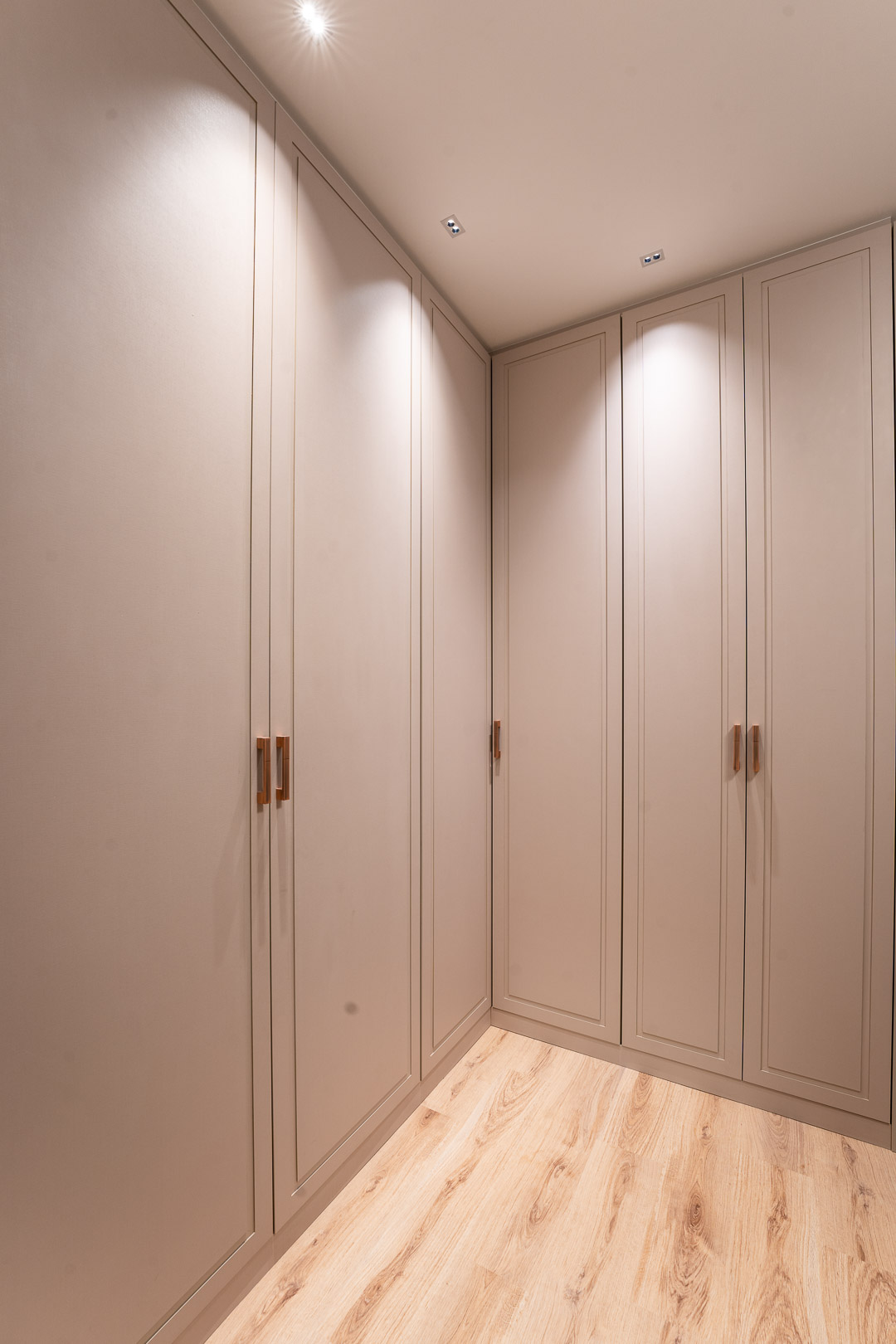 Walk-in closet com LED